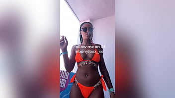 Leaked video of black model ebony foxx smoking Leaked video of black model ebony foxx smoking