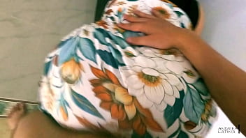 Mujer madura de culo grande se escapa de su marido Mujer madura de culo grande se escapa de su marido