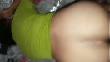 Air peju muncrat di pantat Air peju muncrat di pantat