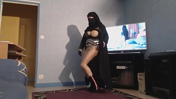 Big boobs muslima in niqab Big boobs muslima in niqab