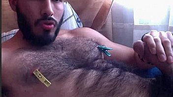 Mexican muscular wolf cum on face chacal se viene en su cara y barba Mexican muscular wolf cum on face chacal se viene en su cara y barba