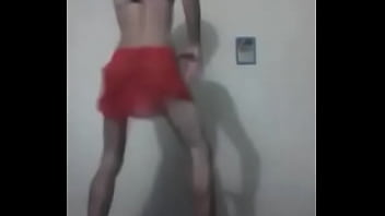 Roxana victoria travesti vaila en falda roja que rica se ve esta trans de lima Roxana victoria travesti vaila en falda roja que rica se ve esta trans de lima