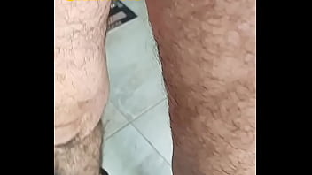 Deliciosa travesti desnuda en zapatillas y mis pantimedias Deliciosa travesti desnuda en zapatillas y mis pantimedias