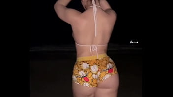 Shortinho socado na praia Shortinho socado na praia