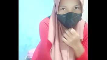 Indonesia gadis hijab colmek masturbasi menggunakan dildo sampai orgasme Indonesia gadis hijab colmek masturbasi menggunakan dildo sampai orgasme
