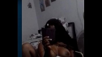 Perrita se masturba para mi por skype