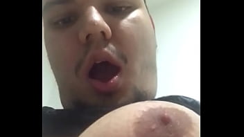 Gordinho com seios Gordinho com seios