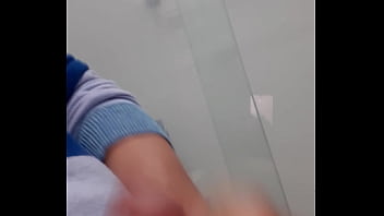 Pau duro gozando