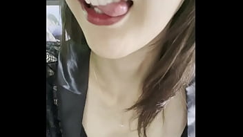 Long tongue here Long tongue here