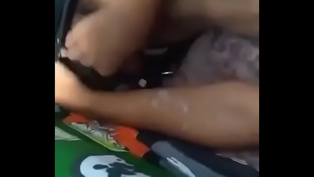 ชายหนุ่ม เปลือย กำลัง ช่วยตัวเอง