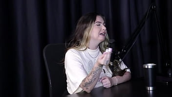 Sempre gostou de enviar nudes chamou o professor pra um menage e a situação bizarra que passou na favela - debora esteves watch sheer red