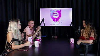 Começou pra deixar de ser clt não faz hard é hétero mas grava com mulheres e é acompanhante - charllottye sheer red