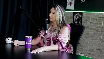 Tinha medo do que iam pensar sempre gostou de gravar o namorado tomou fama de corno - raphaela savanah sheer red halloween