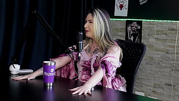 Tinha medo do que iam pensar sempre gostou de gravar o namorado tomou fama de corno - raphaela savanah sheer red halloween