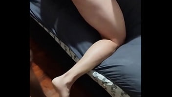 Foi obrigado a ter q dar para esses dois machos minha mulher que mando eles fazerem esse revezamento em mim você também