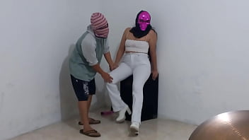 Fantasia de mi mujer la zorra me dijo que deseaba tener sexo con mi compañero de trabajo y que yo la ibservara mientras follaba trio real casero