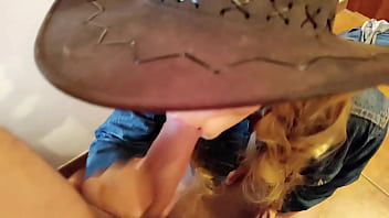 My peasant neighbor invites me to her house i fuck her hard in the ass and she has a delicious orgasm