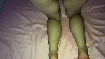 Hermanastro caliente ent a mi habitación pa lamerme el coño y yo cabalgaré su polla hasta que se cor - corrida en el coño - amateur no milf - andy z 94