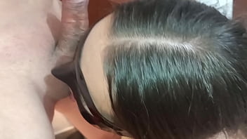 Esposa puta folla en frente de su cornudo marido ¡le encanta el sexo por dinero y follar con extraños 2 full on xred sheer