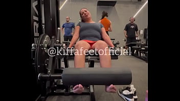 Who are you in the gym 1 the complainer 2 the bodybuilder3 the grunter4 the cardio bunny i am always the comp
