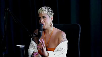 Seu forte é exibição se sente autêntica tem falta das preliminares não sai com homens sem planos e quando beijou mulheres - just joana watch sheer red