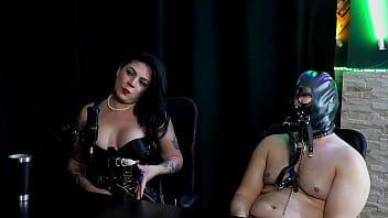 Um cliente desmaiou e teve que fazer os primeiros socorros e as coisas bizarras que pediram foi - kali kalifa dominatrix watch sheer red