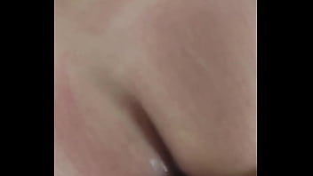 Mi novio usa el latigo para castigarme y cogerme practicando bondage en un hotel en la playa usando dildos y su verga en mi vagina y por el culo