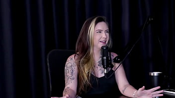 Safada demonstra seu boquete bota o vibrador na buceta depois de dizer que prefere sexo de manhã e não engole gozo - just joana watch sheer red