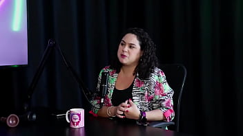 Falou um pouco sobre a terapia sexual e que "proíbe" a penetração e a mulher é colocada na reprodução - marina karam sexóloga sheer red