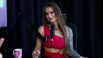 Acabou vazando o seu nude a mãe ajudou em uma gravação e o sexo ainda tem muito tabu - tati weg sheer red
