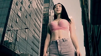 Hong kong giantess