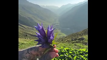 Coffee outside in nature—so beautiful ️ what’s your go-to outdoor beverage #outdoorcoffee #naturelovers #co