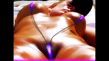 Cameltoe micro bikini gold enrique club