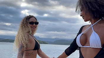 As aventuras do casal demos carona para uma desconhecida que conhecemos na praia e o destino foi nossa casa bruninha surfistinha
