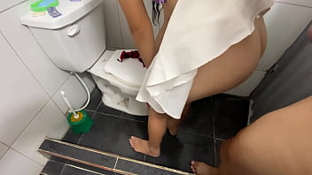 Ay padrastro no seas tan pervertido¡ ya van dos veces que me clavas tu verga hoy ya ni lo hagas que me vas a dejar embarazada