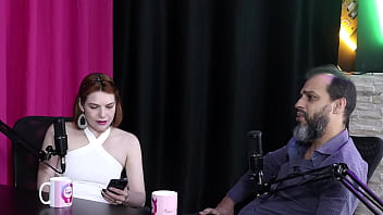 O fetiche estranho de um cliente era bater na bunda e acha complicado fazer o ballbusting e a proposta pro liberal - reh queen & kstro sheer red