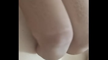 Así me gusta manosear una verga rica joven amateur masturba a su vecino cuando no hay nadie en casa