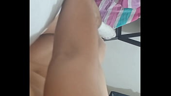 Así me gusta manosear una verga rica joven amateur masturba a su vecino cuando no hay nadie en casa