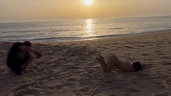Damiana brasileira safada pela europa - ensaio pelada na praia e boquete na canoa de portugal ep2