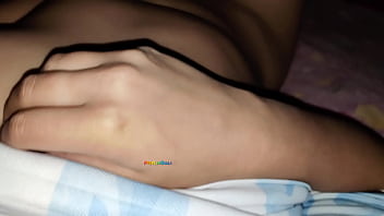Encuentro a la novia de mi mejor amigo masturbándose y me invita tocarla terminamos follando apasionadamente joven 18 años