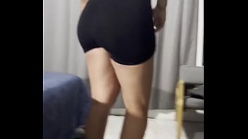 Asi son las entregas de tanga a mis suscriptores donde sienten mis nalgas y me dejan toda su lechita sobre mi
