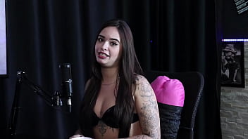Começou a ficar com casais um enfiava o pau a outra metia a buceta e perdeu a virgindade com - bahala model & dj rafa loira