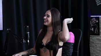 Começou a ficar com casais um enfiava o pau a outra metia a buceta e perdeu a virgindade com - bahala model & dj rafa loira