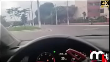 Casada safada fez o corno parar o carro para pegar o negão roludo bbc na rodoviaria e o corno filmou tudo completo no red