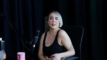 O marido a apoiou começou com dp anal já trabalhou com várias produtoras e quando pediram um fetiches doido - mary red queen sheer red