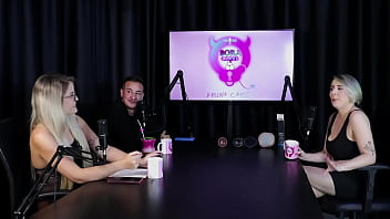 O marido a apoiou começou com dp anal já trabalhou com várias produtoras e quando pediram um fetiches doido - mary red queen sheer red