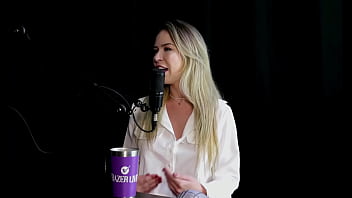 Está fazendo bastante sexo anal gozou tem um vibrador que a faz ter squirting sozinha e o seu conteúdo com um cadeirante - milena moreau sheer red
