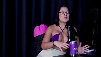 Está fazendo bastante sexo anal gozou tem um vibrador que a faz ter squirting sozinha e o seu conteúdo com um cadeirante - milena moreau sheer red