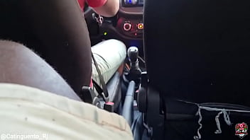 “um copo d’água e um pau não se nega a ninguém né ” ontem o plano era ir pro centro caçar na rua mas esse ube