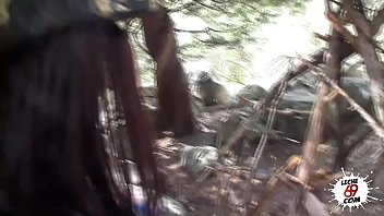 Follando en la montaña con una estrella porno